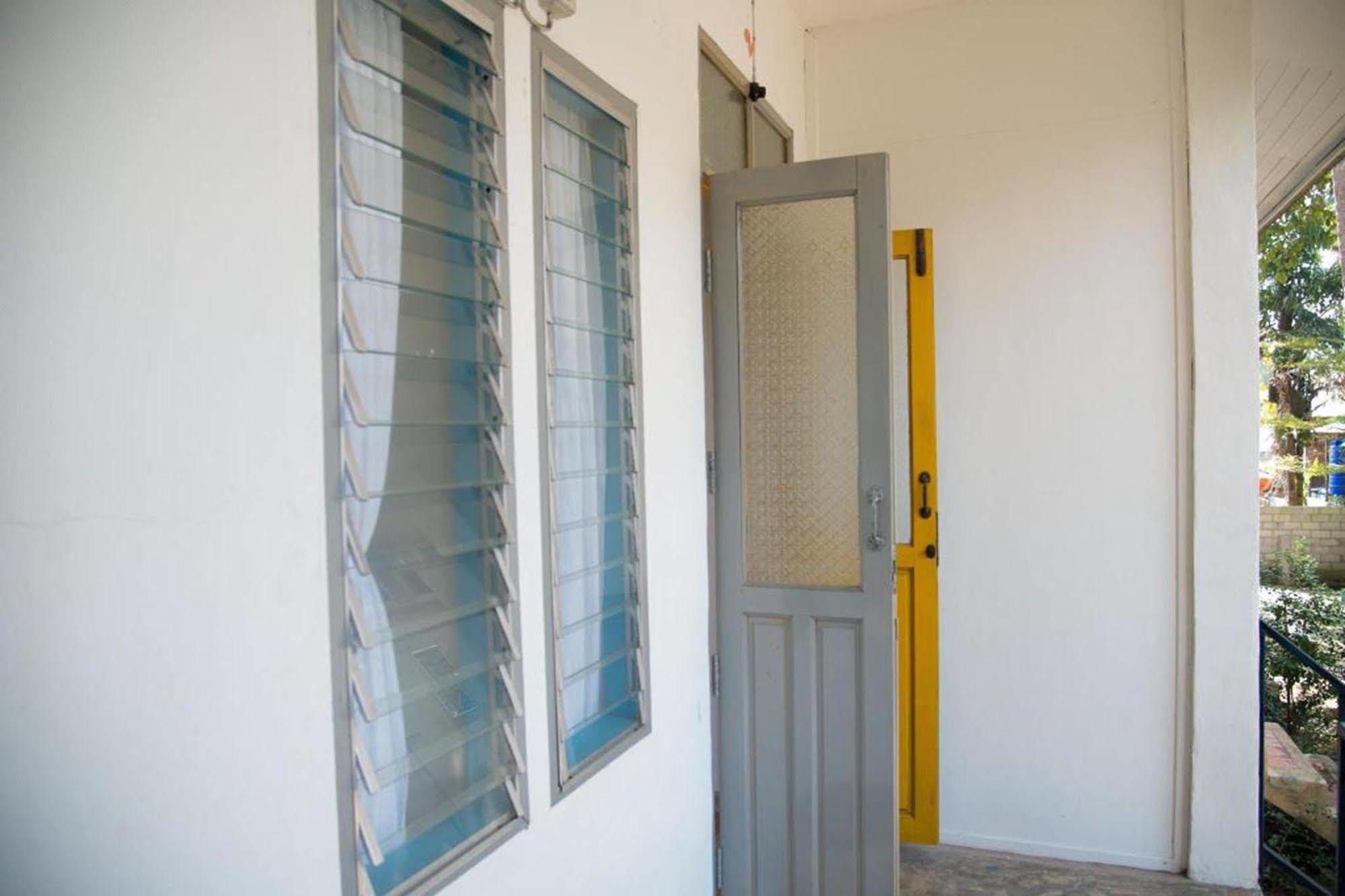 Sleepyowl Hostel Ban Bang Bao  Exterior photo