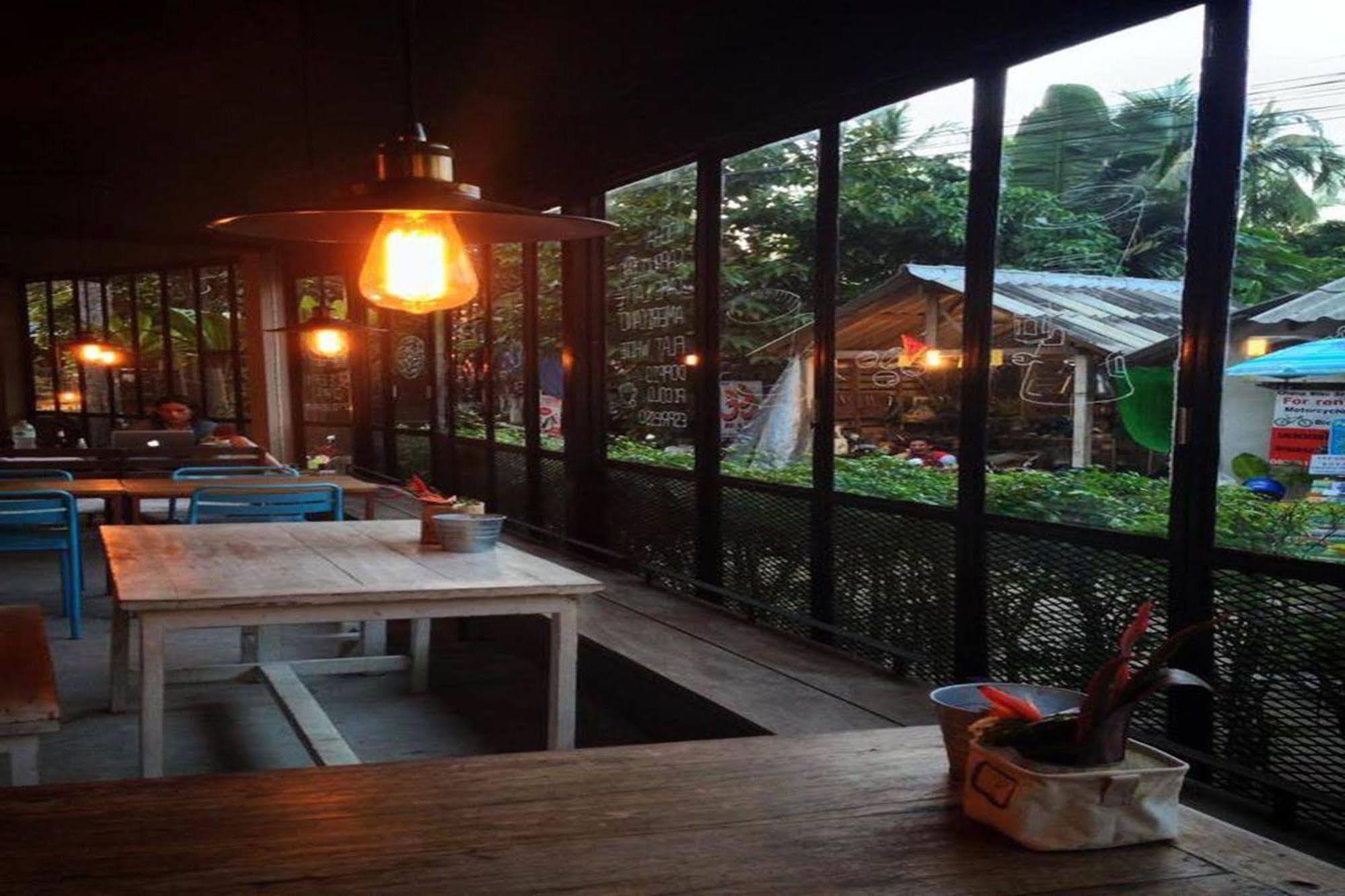 Sleepyowl Hostel Ban Bang Bao  Exterior photo